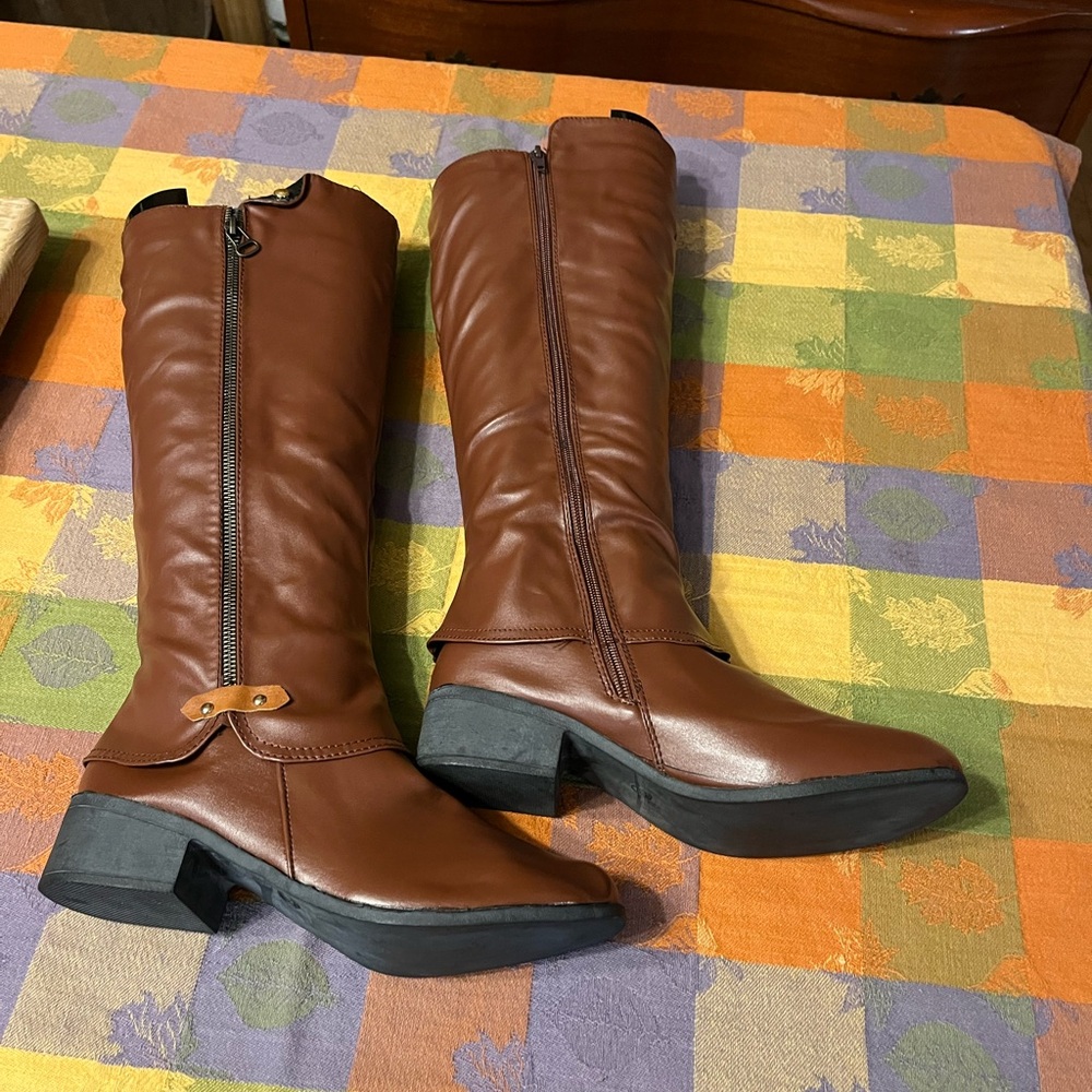 Women’s knee high boots size 7.5